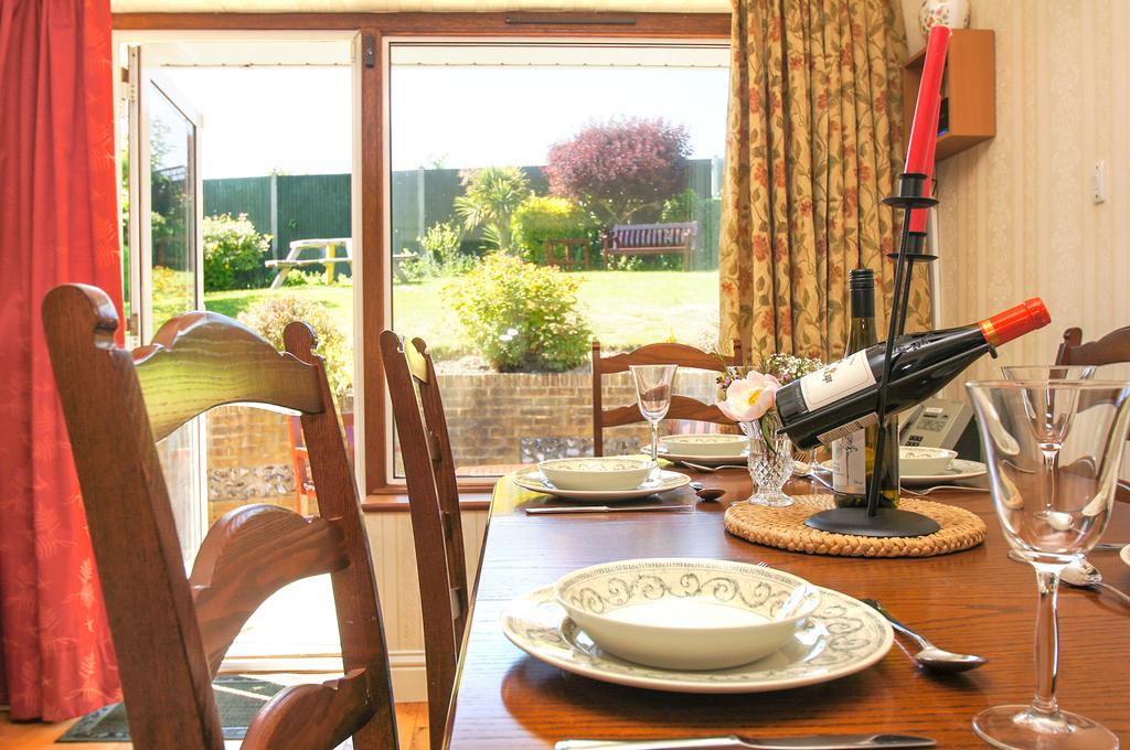 Dean Court Garden - Parking - By Brighton Holiday Lets Екстериор снимка